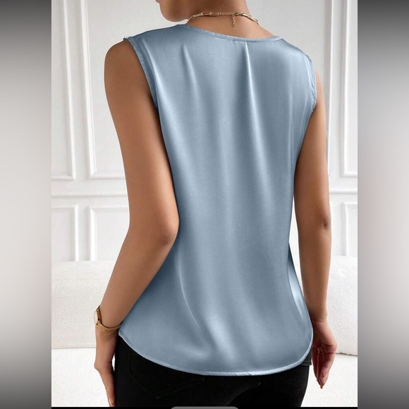 Luxe V neck sleeveless blouse - Picture 15 of 15